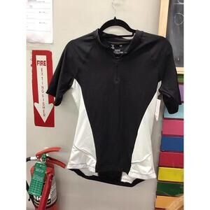 Xersion ladies scrub top medium fitted black white new JCPenney